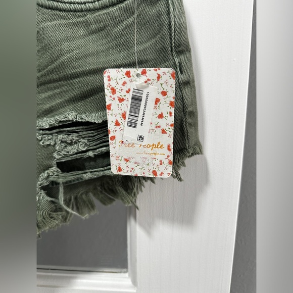 NWT Free People We The Free Living Good Vibrations Sage Denim Cutoff - Picture 5 of 10